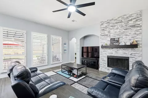 Living - 1711 Copper Leaf Dr, Corinth, TX 76210 photo 1 of 1