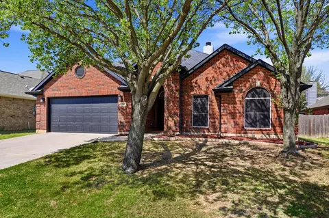 Exterior - 1711 Copper Leaf Dr, Corinth, TX 76210 photo 2 of 11