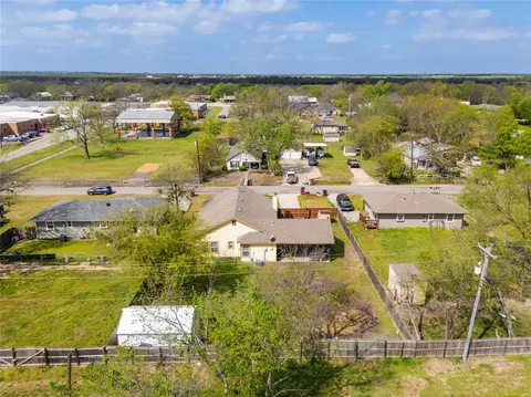 View/Area - 105 S 6th St, Celeste, TX 75423 photo 2 of 6
