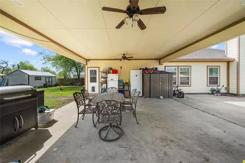 Exterior - 105 S 6th St, Celeste, TX 75423 photo 3 of 7