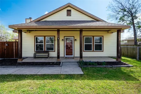 105 S 6th St, Celeste, TX 75423