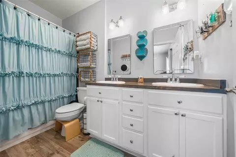 Bath - 105 S 6th St, Celeste, TX 75423 photo 1 of 3