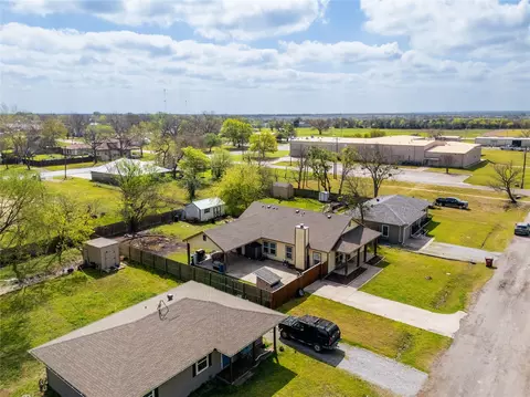 View/Area - 105 S 6th St, Celeste, TX 75423 photo 4 of 6