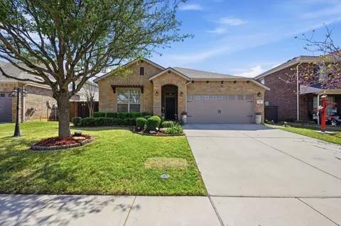 421 Foxcraft Dr, Fort Worth, TX 76131