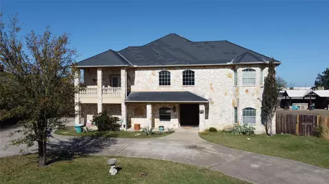 5036 Garden Dr, Wilmer, TX 75172