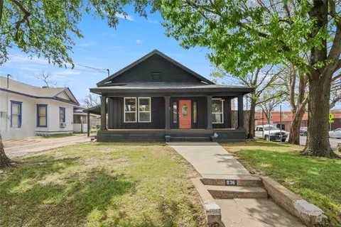 836 W 8th St, Dallas, TX 75208