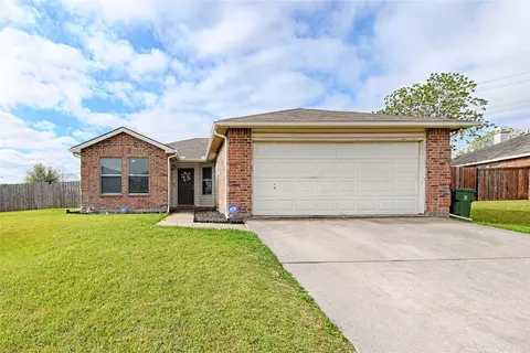 950 White Dove Dr, Arlington, TX 76017