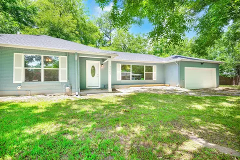 4004 4th St, Greenville, TX 75401