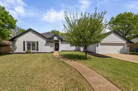 3229 Village Park Dr, Waco, TX 76708