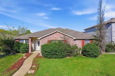 725 Lovern St, Cedar Hill, TX 75104