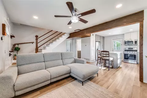 2924 W 11th St, Irving, TX 75060