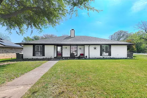 2205 Mayfield Cir, Corinth, TX 76208