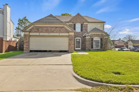 4911 Hibiscus Dr, Arlington, TX 76018