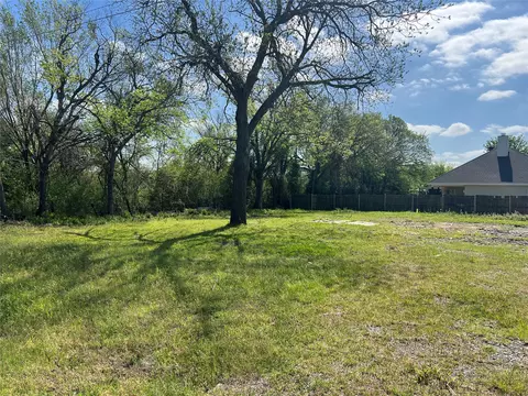 1001 E Buffalo St, Forney, TX 75126