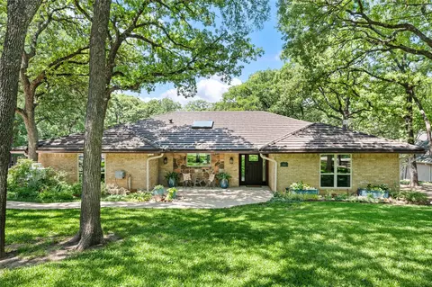3504 Shorewood Ct, Arlington, TX 76016