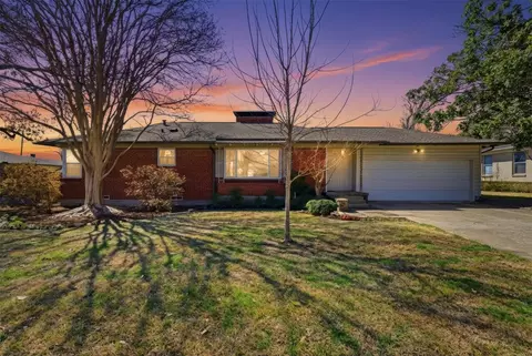 543 Aqua Dr, Dallas, TX 75218