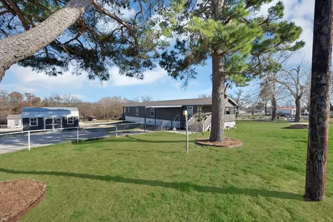130 Firefly Dr, Springtown, TX 76082