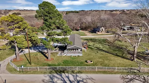 130 Firefly Dr, Springtown, TX 76082 photo 2