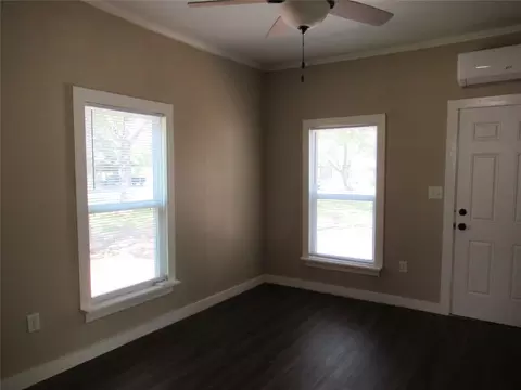 Living - 1402 Walnut St, Commerce, TX 75428 photo 1 of 3