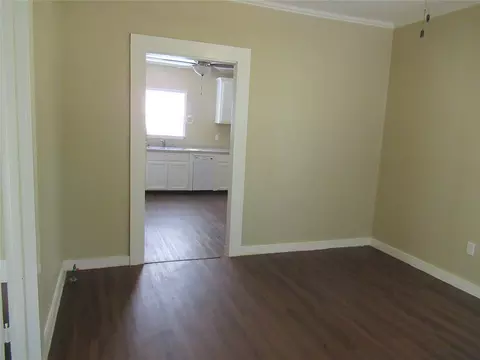 Living - 1402 Walnut St, Commerce, TX 75428 photo 3 of 3