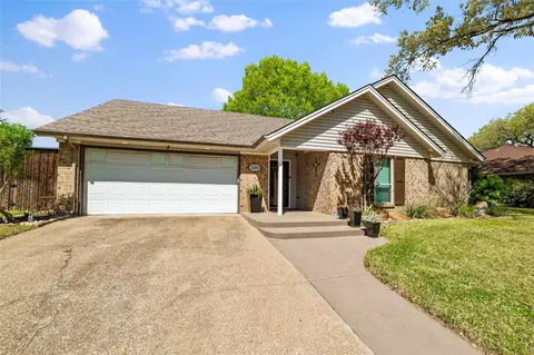 1503 Frontier Dr, Arlington, TX 76012