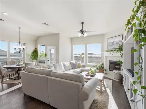 6505 Molly Anita Dr, Joshua, TX 76058