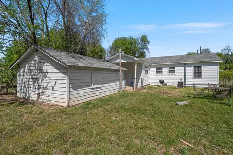 Exterior - 3528 N 25th St, Waco, TX 76708 photo 3 of 6