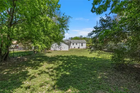 Exterior - 3528 N 25th St, Waco, TX 76708 photo 5 of 6