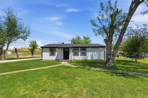 7944 Downe Dr, White Settlement, TX 76108