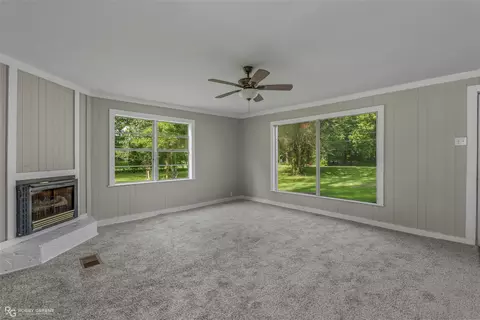 Living - 224 Prysock Rd, Doyline, LA 71023 photo 2 of 5