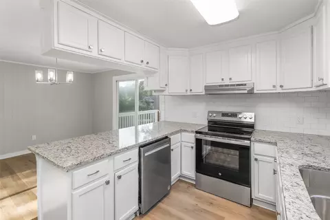 Kitchen - 224 Prysock Rd, Doyline, LA 71023 photo 2 of 3