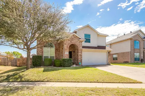 1700 Wolf Creek Dr, Arlington, TX 76018