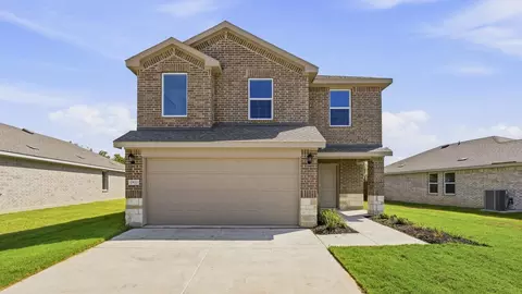 1911 Glory Dr, Bonham, TX 75418