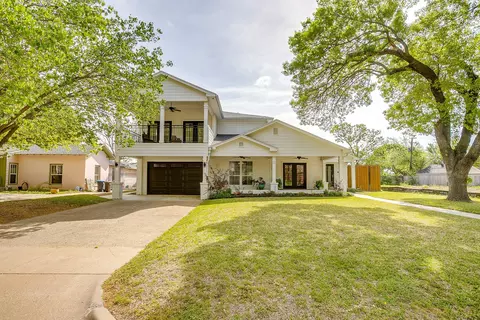 320 Eastwood Ave, Fort Worth, TX 76107