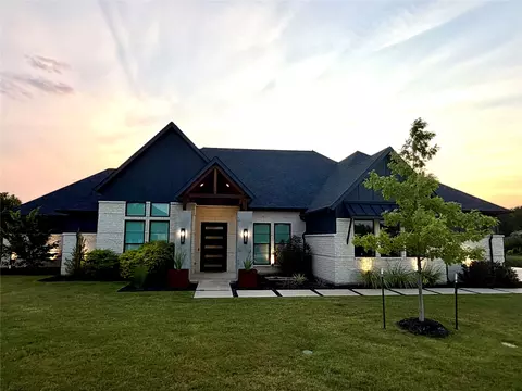 219 Kate Ct, Lantana, TX 76226