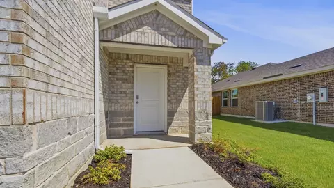 Entry Way - 1921 Glory Dr, Bonham, TX 75418 photo 1 of 3