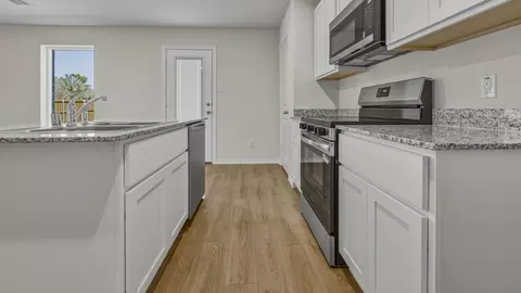 Kitchen - 1921 Glory Dr, Bonham, TX 75418 photo 4 of 5