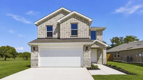 Exterior - 1921 Glory Dr, Bonham, TX 75418 photo 4 of 6