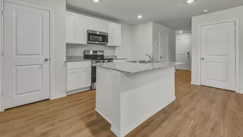 Kitchen - 1921 Glory Dr, Bonham, TX 75418 photo 3 of 5
