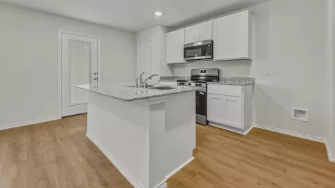 Kitchen - 1921 Glory Dr, Bonham, TX 75418 photo 1 of 5