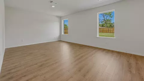 Living - 1921 Glory Dr, Bonham, TX 75418 photo 2 of 2