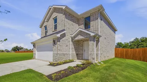 Exterior - 1921 Glory Dr, Bonham, TX 75418 photo 2 of 6