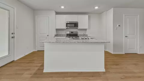 Kitchen - 1921 Glory Dr, Bonham, TX 75418 photo 2 of 5