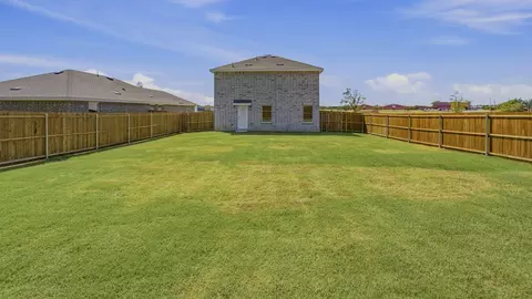 Exterior - 1921 Glory Dr, Bonham, TX 75418 photo 6 of 6