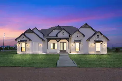 271 Victory Dr, Mabank, TX 75147