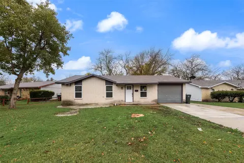 3853 Commonwealth Dr, Garland, TX 75043
