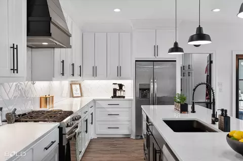 Kitchen - 177 Sitka Loop, Haughton, LA 71037 photo 3 of 5