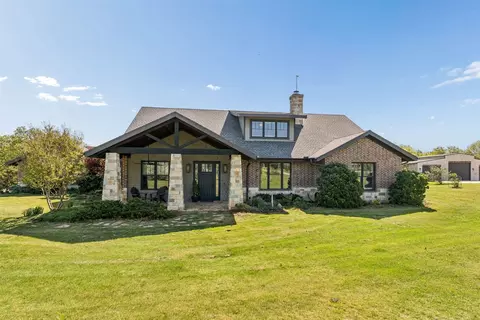 7430 Dawn Ave, Pilot Point, TX 76258