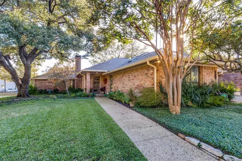 6046 Steamboat Dr, Dallas, TX 75230