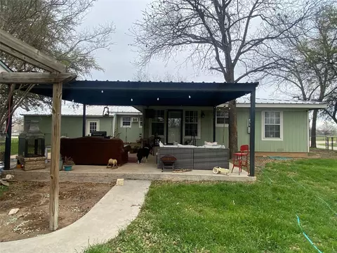 Exterior - 807 Gantt St, Bangs, TX 76823 photo 8 of 8